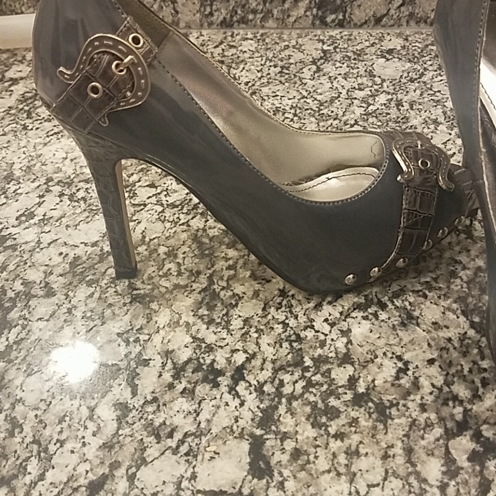 Shoes67 - Picture 3 of 3